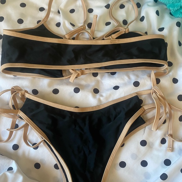 Swimsuit - Picture 6 of 7